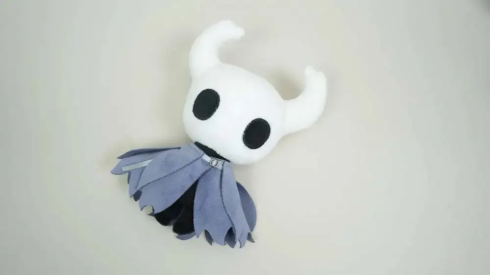 Hollow Knight Plushie：The Knight & Hornet Plush Doll - Gift for Silksong Fans